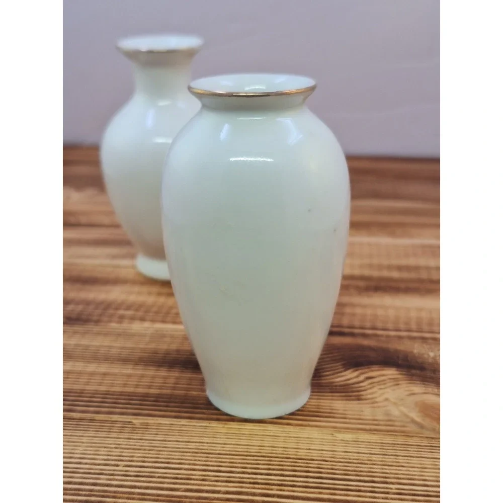 2 Japanese Porcelain 4